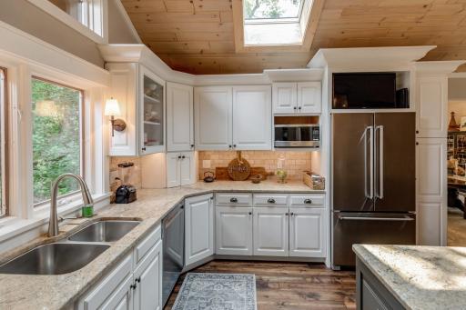 8734 White Oaks Trail, Pequot Lakes, MN 56472
