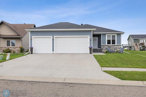 1015 46th Avenue S, Moorhead, MN 56560