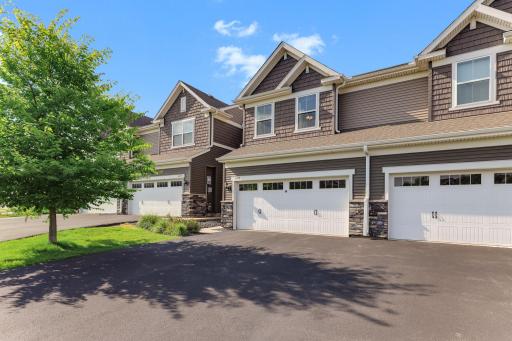 4379 Corn Silk Court, Woodbury, MN 55129