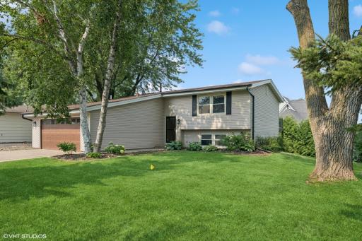 2952 Center Road SW, Prior Lake, MN 55372