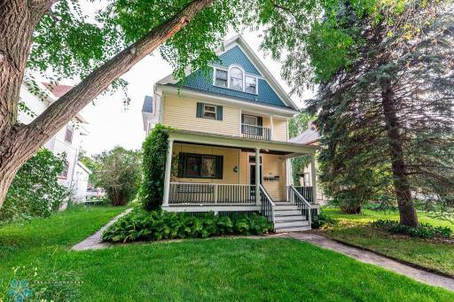 1006 3rd Avenue S, Fargo, ND 58103