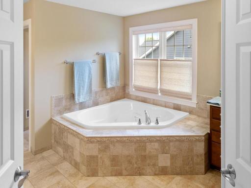 16260 Berens Ct NW Prior Lake MN 55379 USA-070-038-067-MLS_Size.jpg