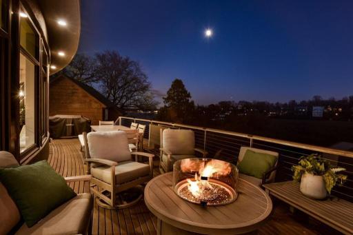 Adjourn to your main-floor deck for a quiet moonlit evening with your favorite peeps and a savory bottle of vino.