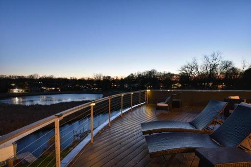Stargaze in the eve and soak up rays during the day! 1,656 SQFT rooftop deck is the quintessential entertainment space for your favorite people. - Your clients and executive team will end the party inspired and energized!