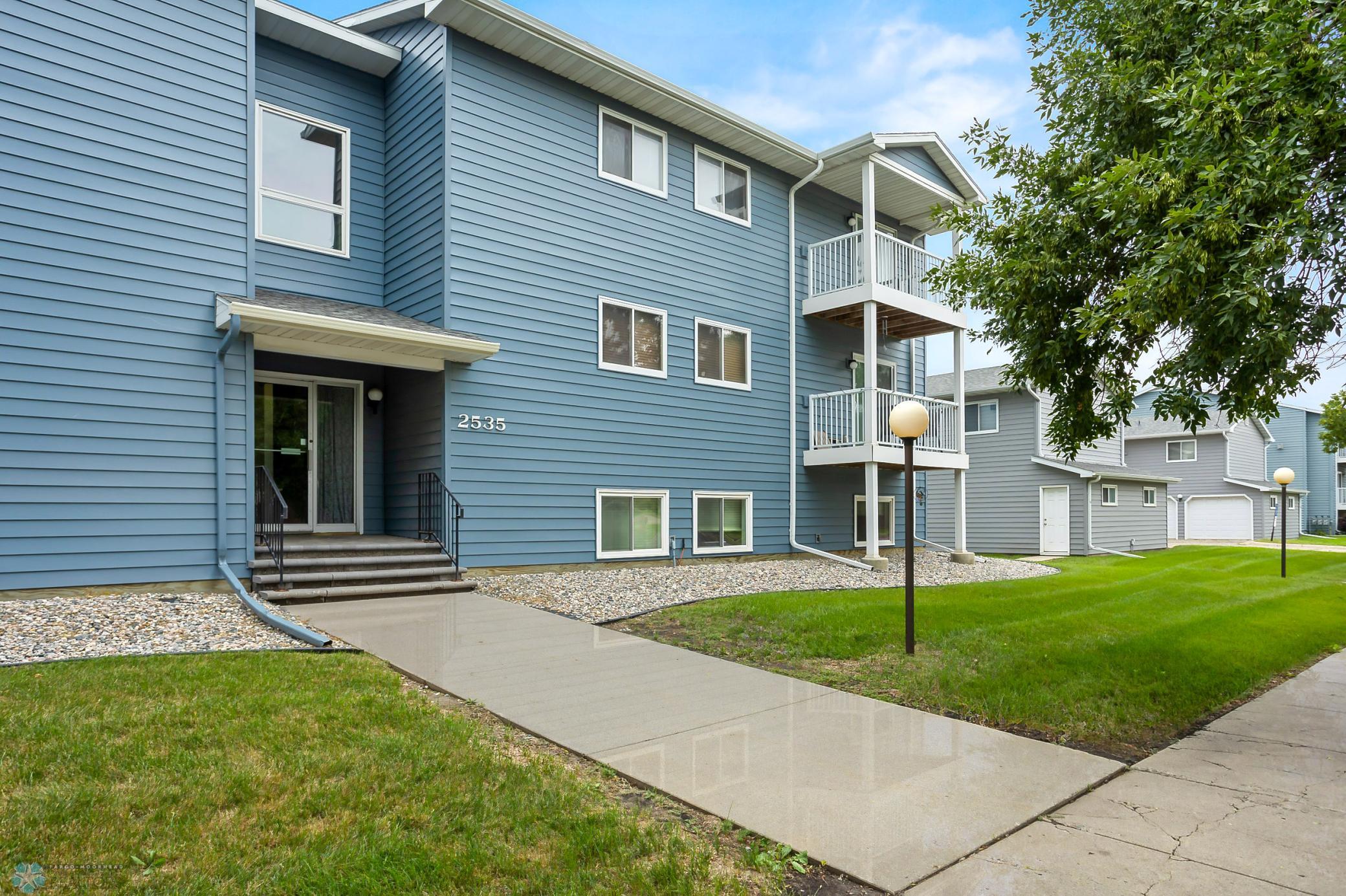 25th Street View, Third Floor Right