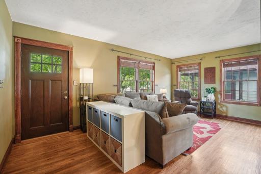 2616 W 60th Street, Minneapolis, MN 55410