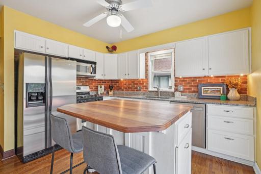 2616 W 60th Street, Minneapolis, MN 55410