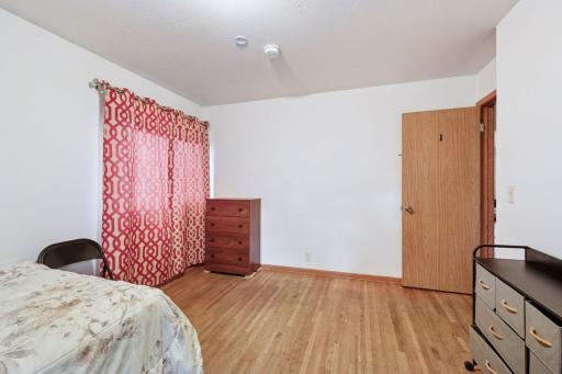 3537 Aquila Avenue South - Spacecrafting - 0010.jpg