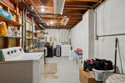 3537 Aquila Avenue South - Spacecrafting - 0031.jpg