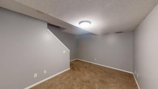 18372 English Avenue, Farmington, MN 55024