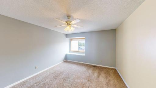 18372 English Avenue, Farmington, MN 55024