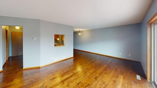 18372 English Avenue, Farmington, MN 55024