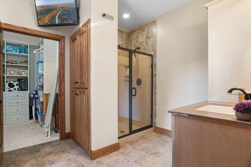 2390 Jennifer Lane, Shakopee, MN 55379