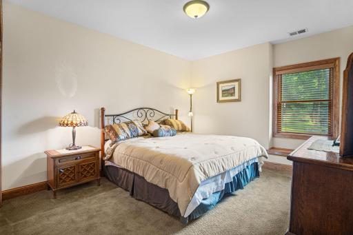 2390 Jennifer Lane, Shakopee, MN 55379