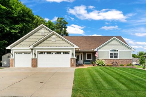 2390 Jennifer Lane, Shakopee, MN 55379