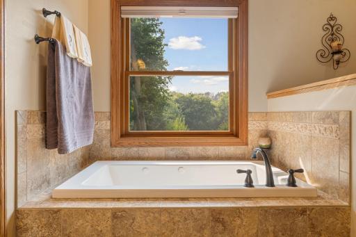 2390 Jennifer Lane, Shakopee, MN 55379