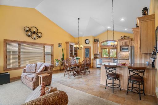 2390 Jennifer Lane, Shakopee, MN 55379