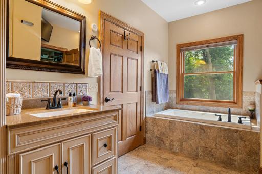 2390 Jennifer Lane, Shakopee, MN 55379