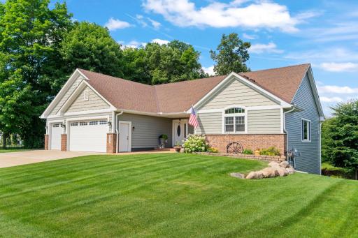 2390 Jennifer Lane, Shakopee, MN 55379