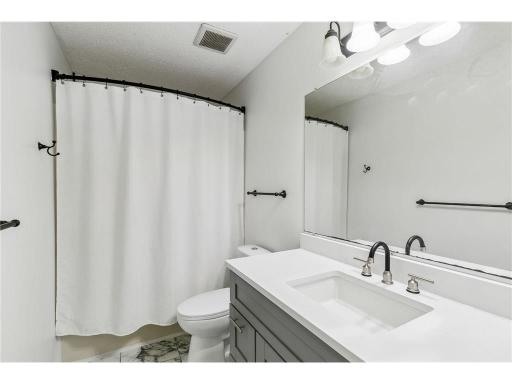 471 105th Avenue NW, Coon Rapids, MN 55448