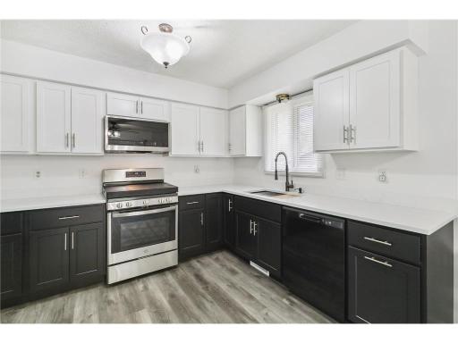 471 105th Avenue NW, Coon Rapids, MN 55448