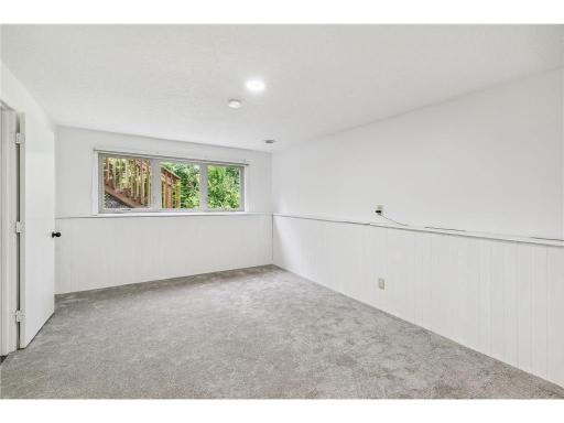 471 105th Avenue NW, Coon Rapids, MN 55448