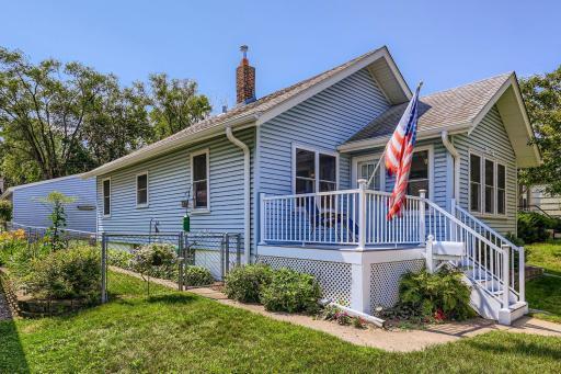 Meticulously maintained and move-in ready home!