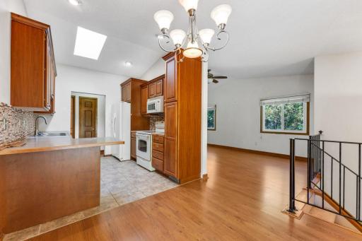 9657 Hampshire Lane, Eden Prairie, MN 55347