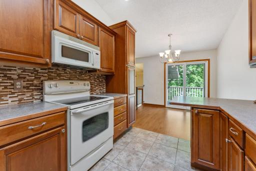 9657 Hampshire Lane, Eden Prairie, MN 55347