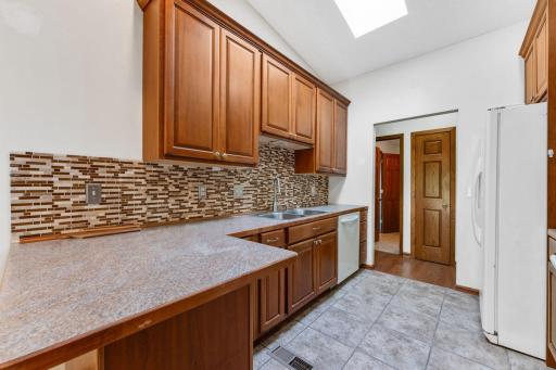 9657 Hampshire Lane, Eden Prairie, MN 55347