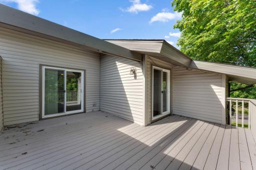 9657 Hampshire Lane, Eden Prairie, MN 55347
