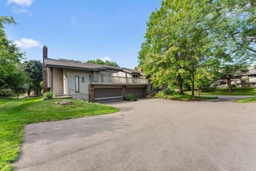 9657 Hampshire Lane, Eden Prairie, MN 55347