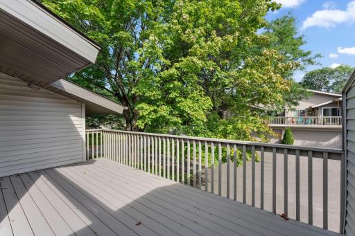 9657 Hampshire Lane, Eden Prairie, MN 55347