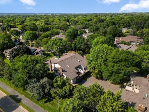 9657 Hampshire Lane, Eden Prairie, MN 55347
