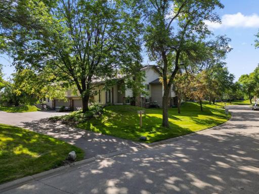 9657 Hampshire Lane, Eden Prairie, MN 55347