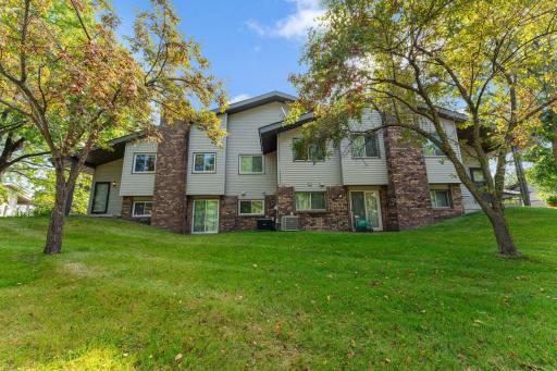 9657 Hampshire Lane, Eden Prairie, MN 55347