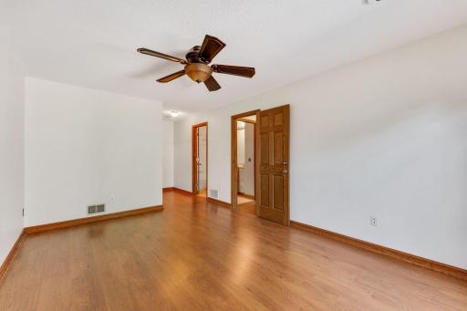 9657 Hampshire Lane, Eden Prairie, MN 55347