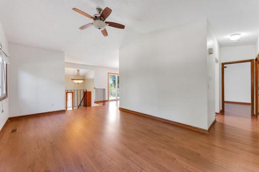 9657 Hampshire Lane, Eden Prairie, MN 55347