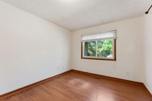 9657 Hampshire Lane, Eden Prairie, MN 55347