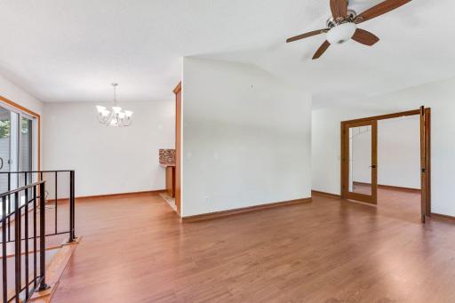 9657 Hampshire Lane, Eden Prairie, MN 55347