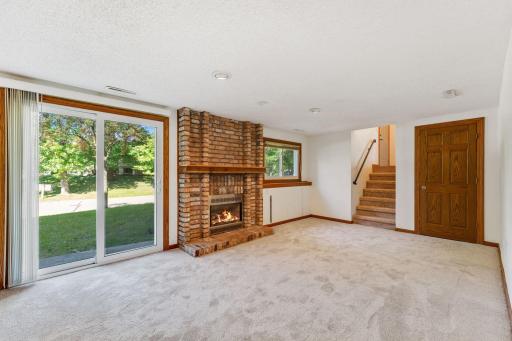 9657 Hampshire Lane, Eden Prairie, MN 55347