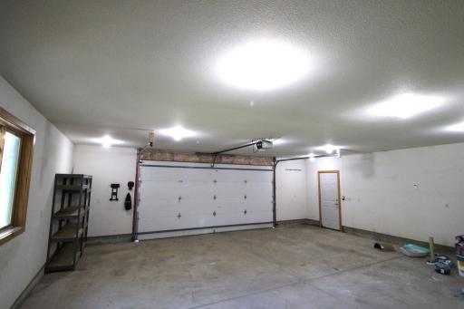 Oversized 2 car garage