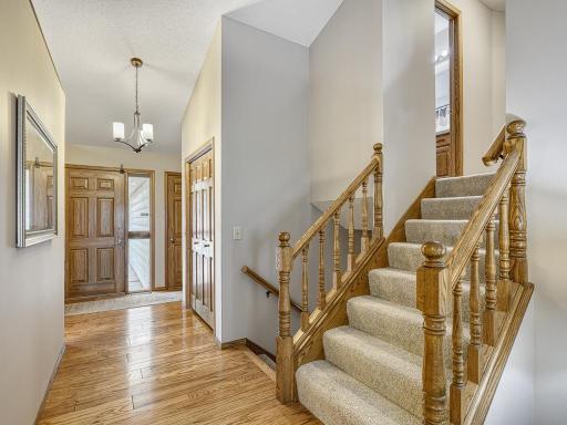 5 - Foyer.jpg