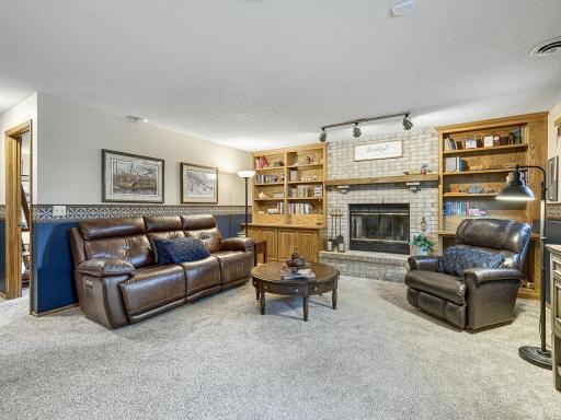 27 - Family Room.jpg