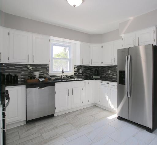 6727 Grimes Avenue N, Brooklyn Center, MN 55429