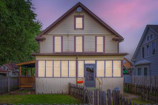 741 Jessamine Ave E - Web Quality - 001 - 01 Exterior Front-2.jpg