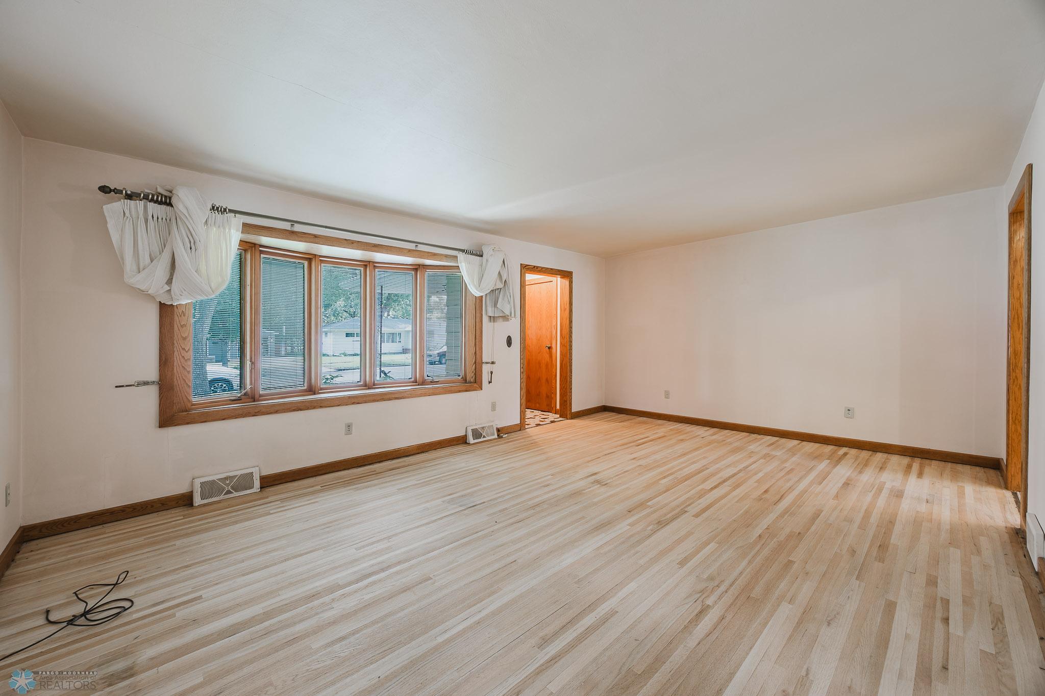 2012 7th St S, Moorhead, MN, 56560-13.jpg
