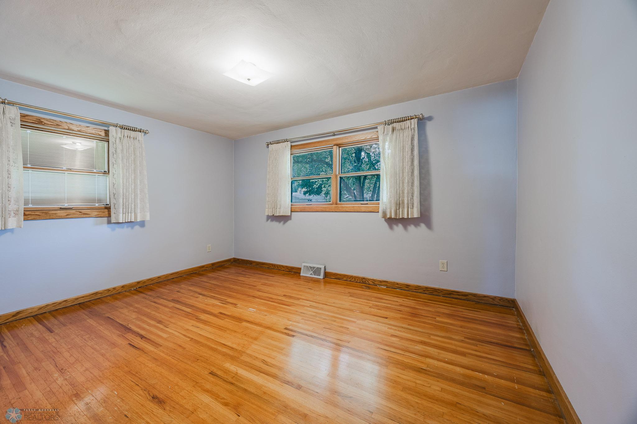 2012 7th St S, Moorhead, MN, 56560-17.jpg