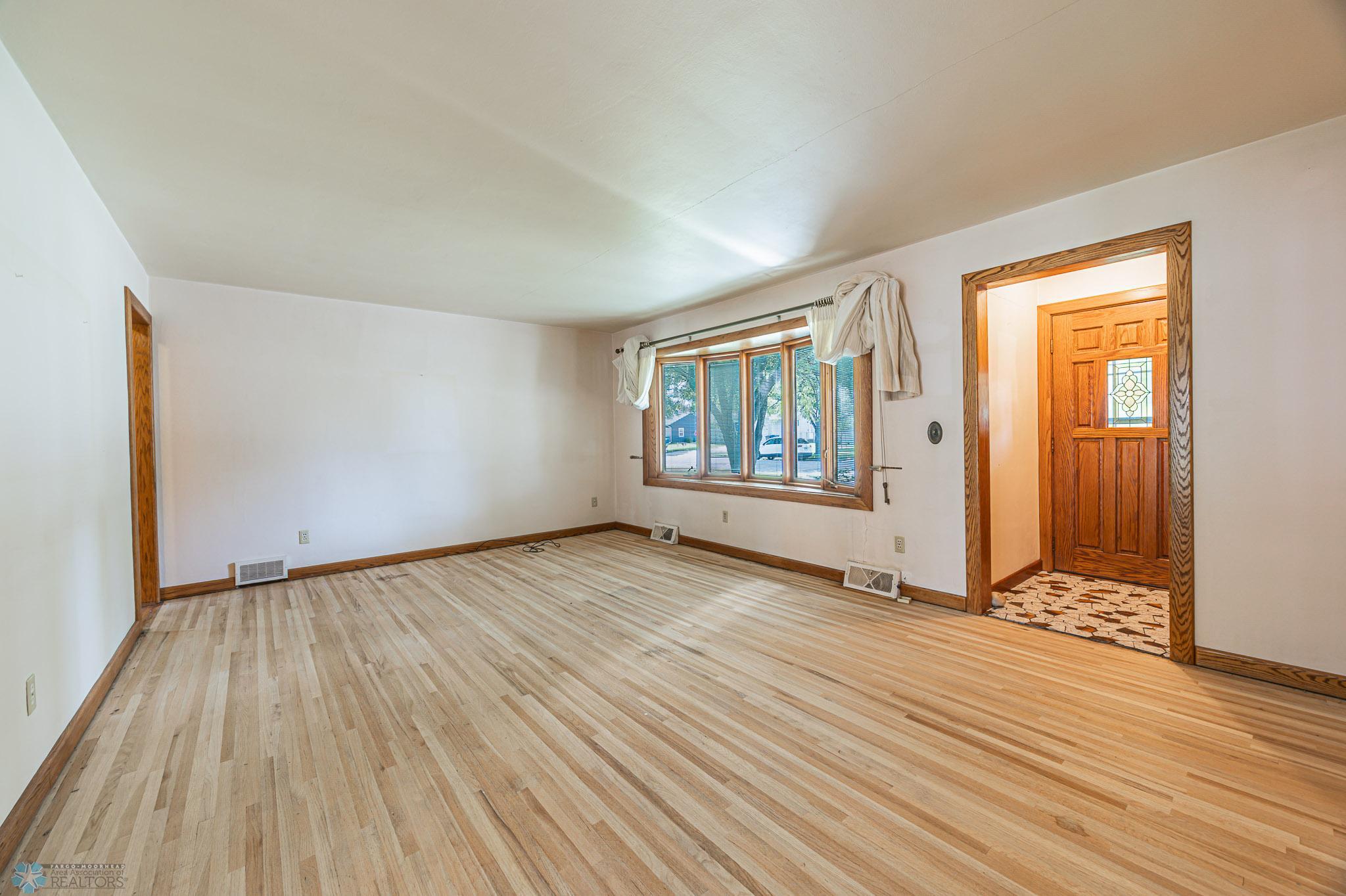 2012 7th St S, Moorhead, MN, 56560-11.jpg
