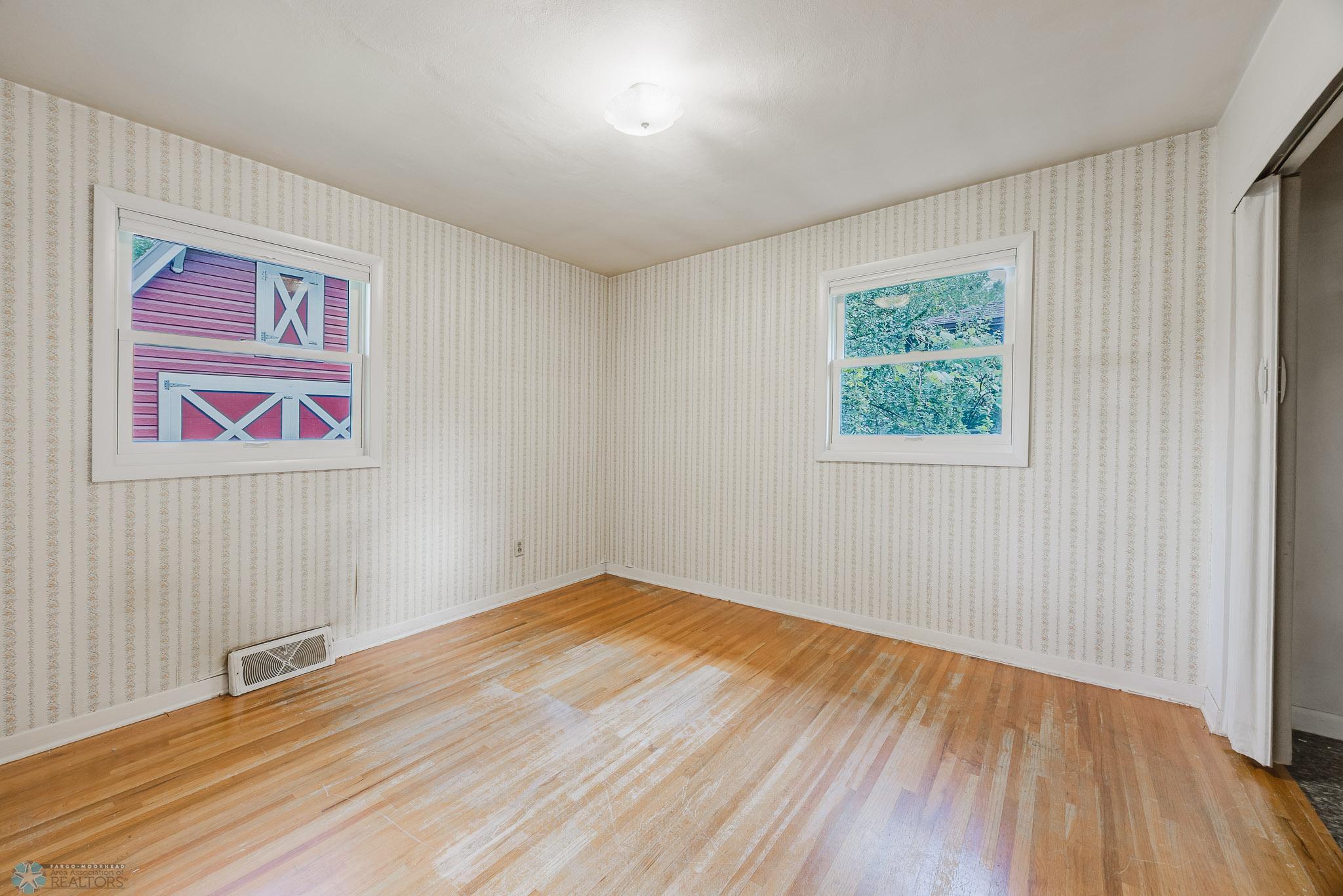 2012 7th St S, Moorhead, MN, 56560-15.jpg